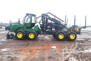 2022 John Deere 1510G Forwarder